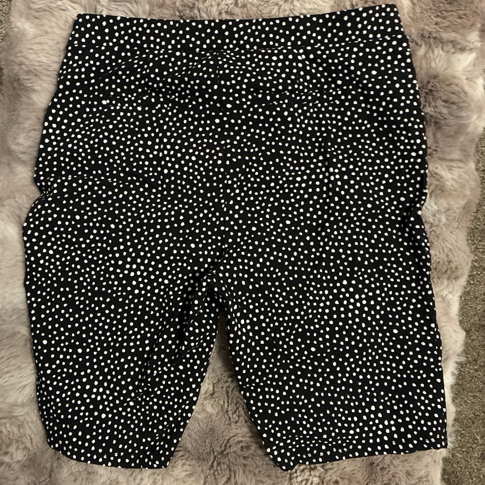 89th & Madison Black and White Polka Dot Women's Shorts